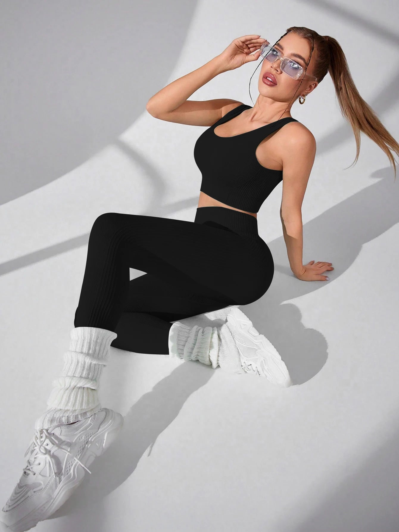 Women’s Seamless Gym Set – High Waisted Leggings & Cross Back Sports Bra