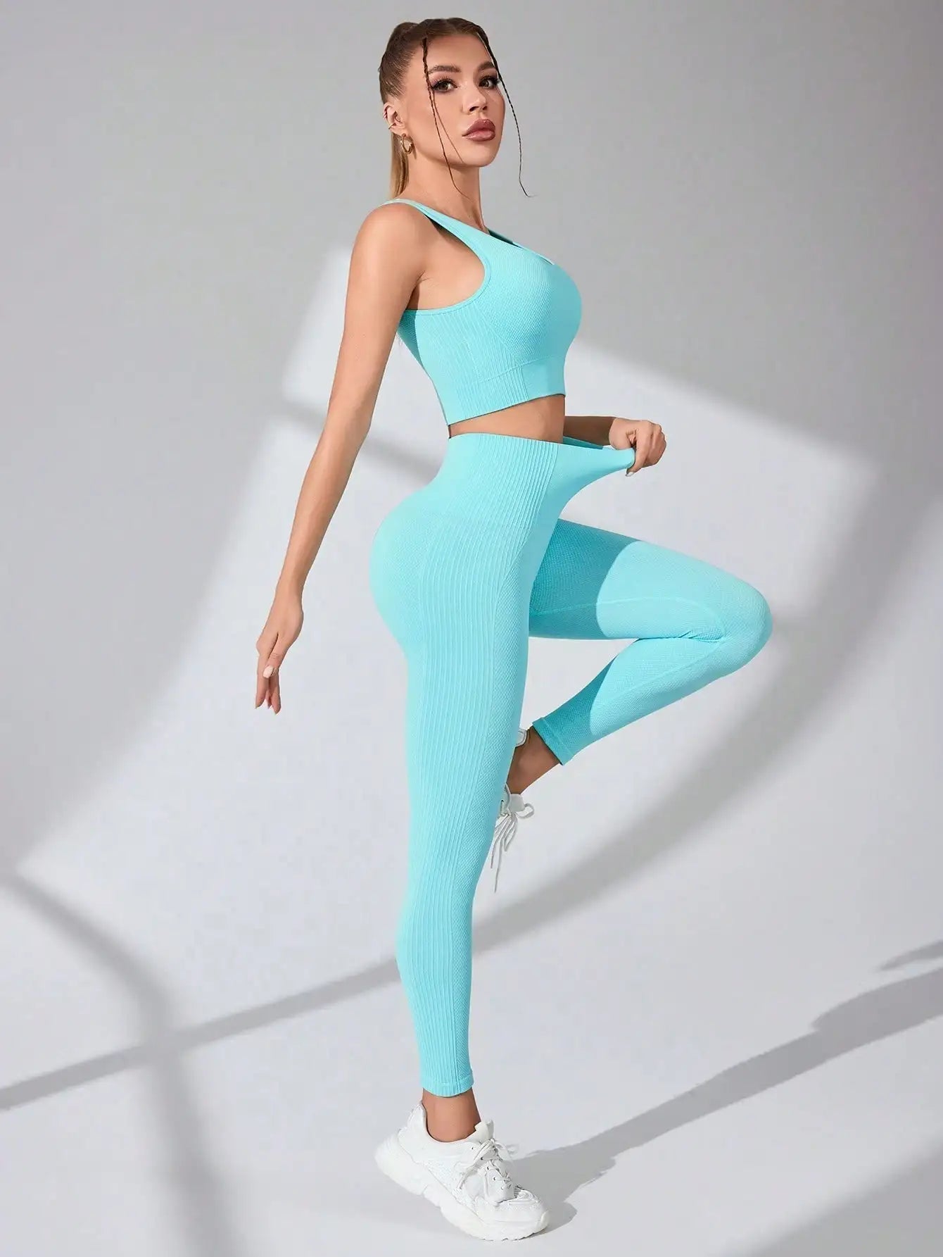 Women’s Seamless Gym Set – High Waisted Leggings & Cross Back Sports Bra