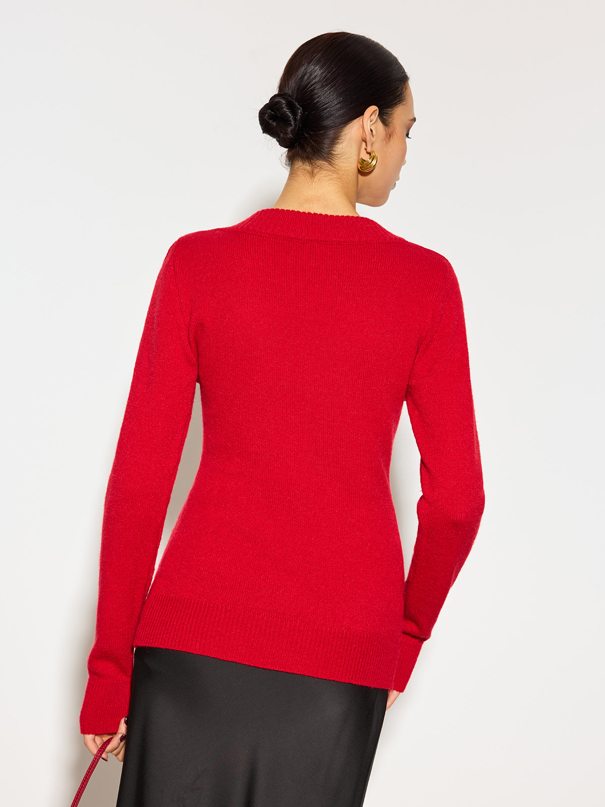 Knitted V-Neck Top – Women’s Top with 3D Floral Detail and Long Sleeves