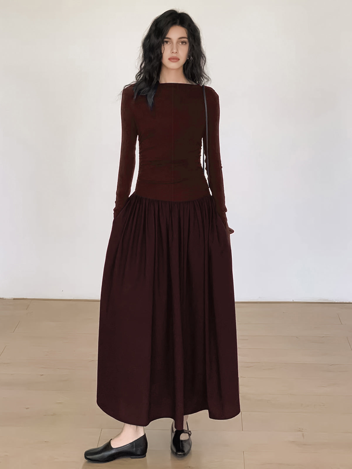 Pleated Patchwork Knit Midi Dress – Elegant Long Sleeve Style with Flattering Fit