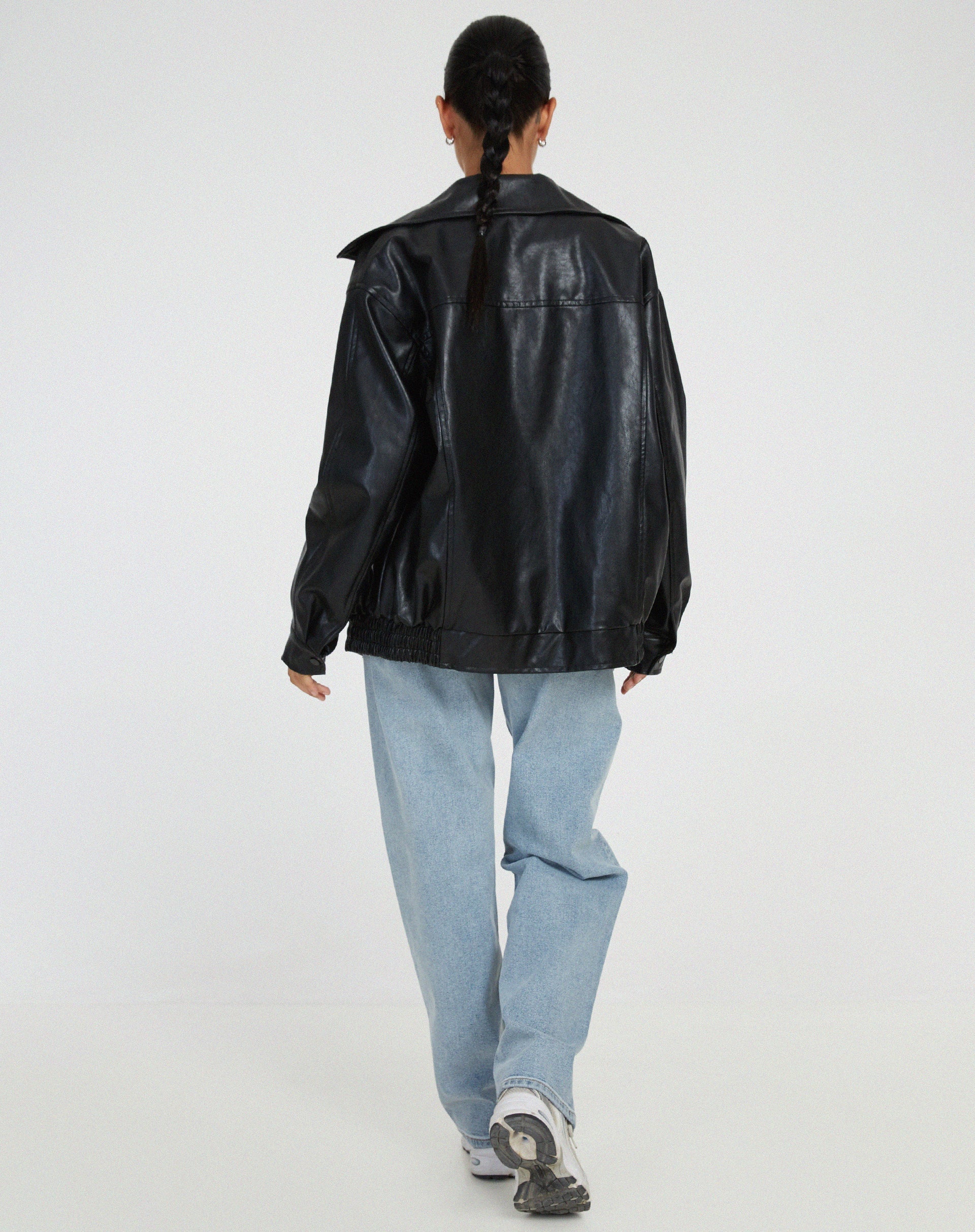 Women’s Oversized Leather Jacket – Stylish Everyday Casual Design