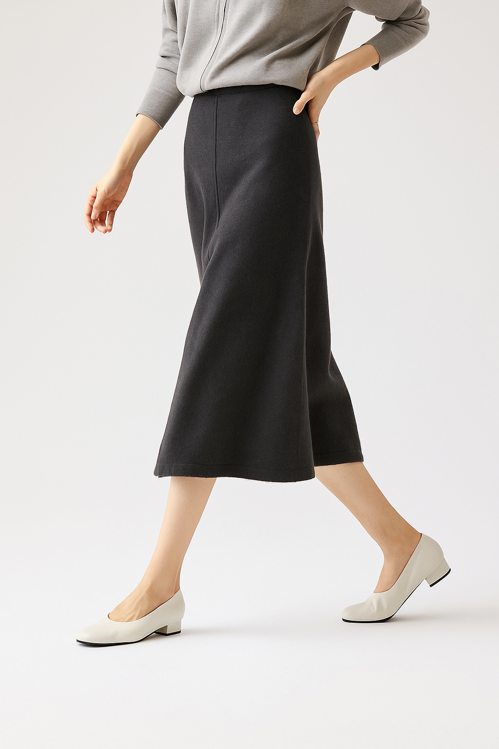 Merino Wool High-Waist Skirt for Women – Flowing Knit Fit for Comfortable Smart & Casual Wear