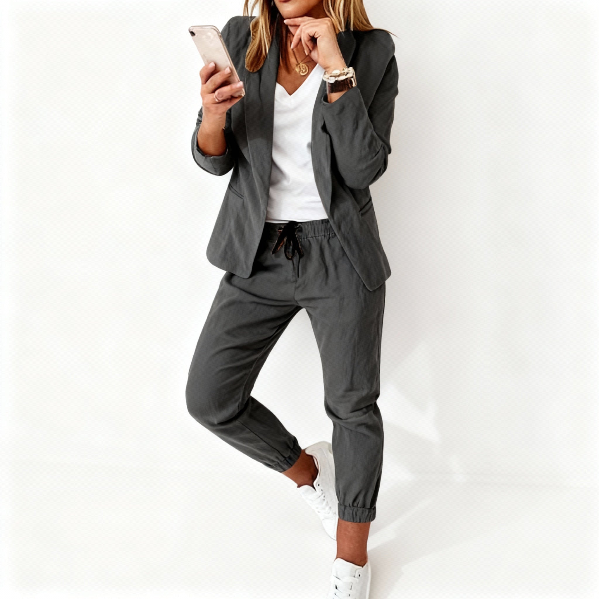 Chic Women's Blazer and Jogger Set – Coordinated Blazer and Trousers