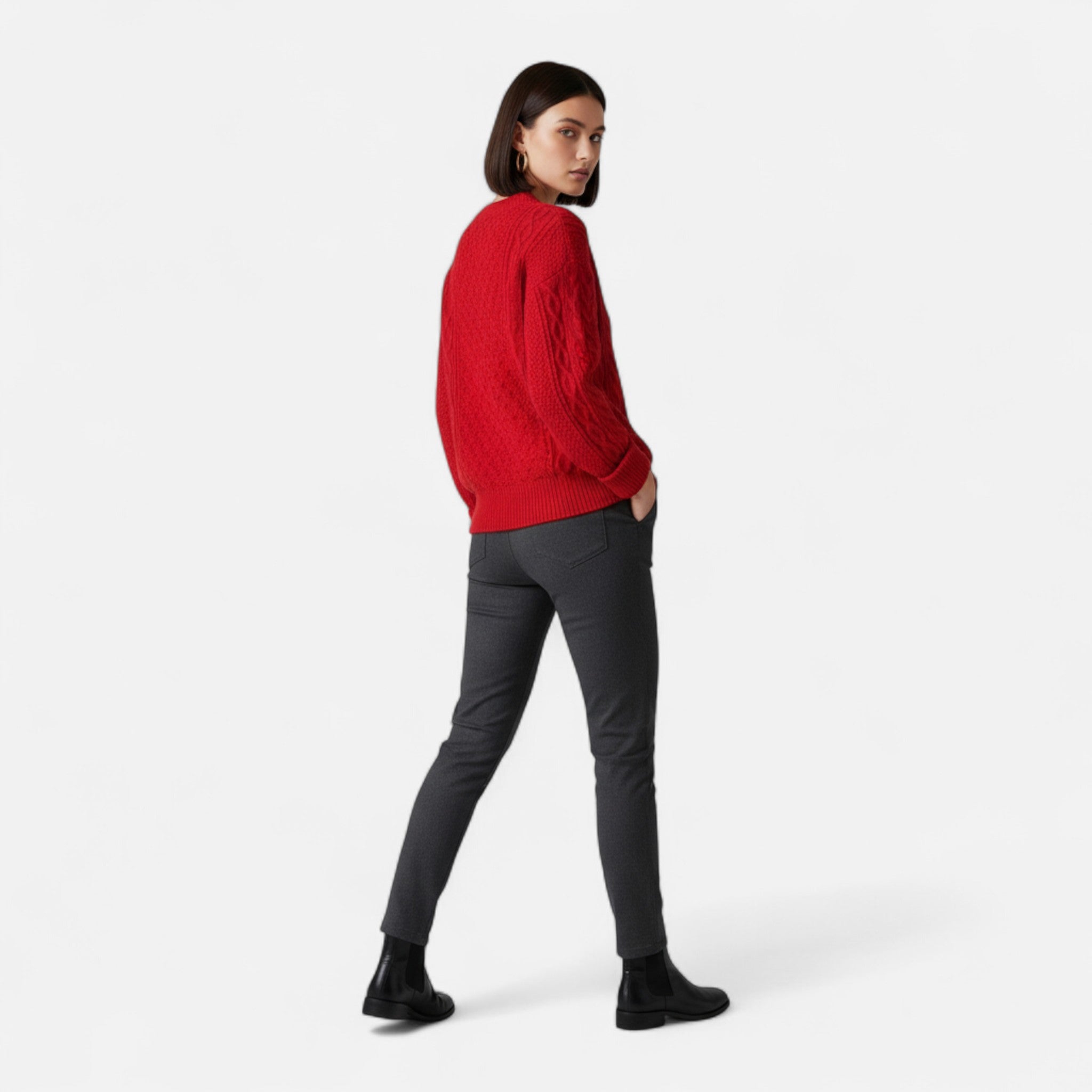 Women’s Wool Sweater – Cable Knit Round Neck Elegance