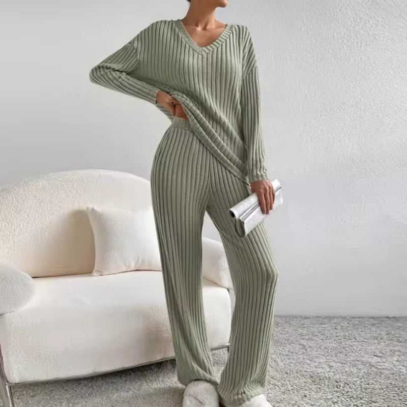 Women’s Ribbed Two-Piece Lounge Set – Relaxed Fit V-Neck Sweater and Trousers