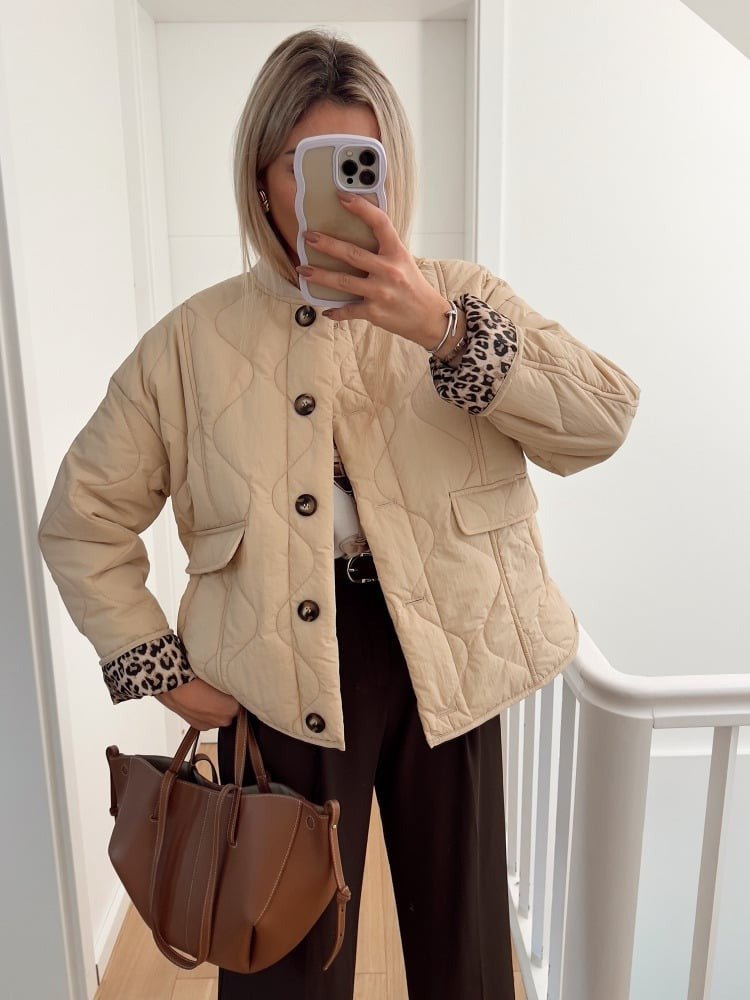 Women’s Jacket with Leopard Lining – Modern Fit Coat for Everyday and Smart Wear
