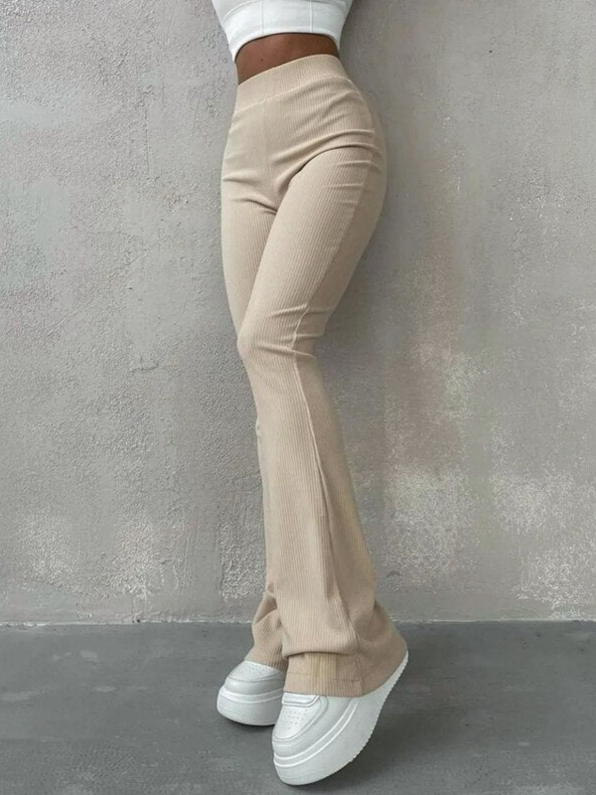 Ribbed Flared Pants – Trendy High-Waist Stretch Trousers