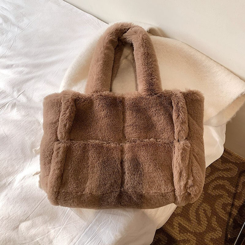 Dante Plush Handbag: Chic Winter Accessory for Women