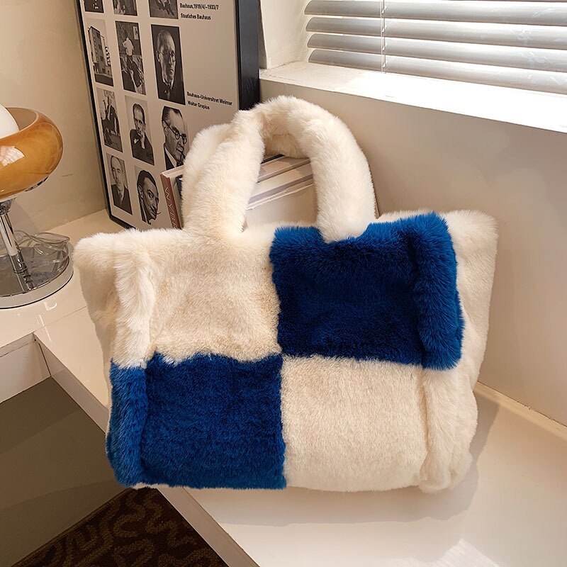 Dante Plush Handbag: Chic Winter Accessory for Women