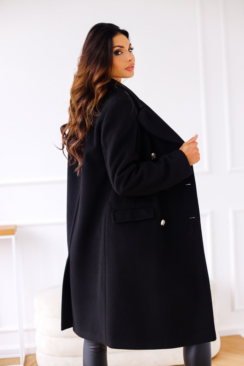 Women’s Double-Breasted Long Coat – Elegant Structured Outerwear with Gold Buttons