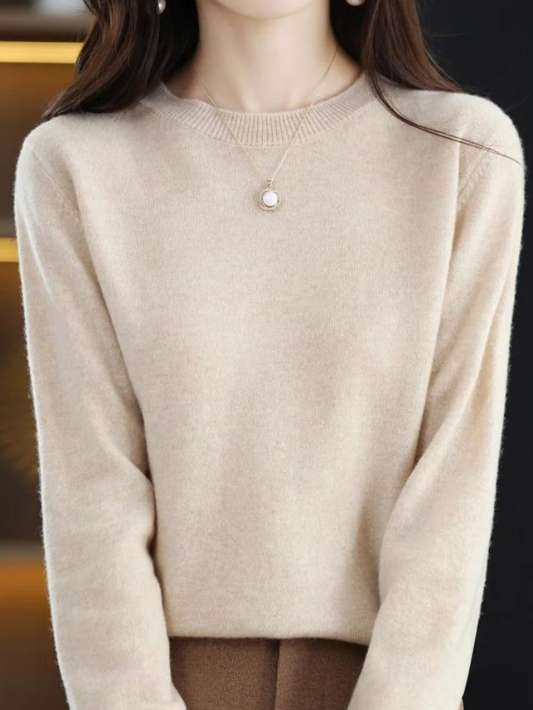Warm and Comfortable Long-Sleeve Wool Sweater