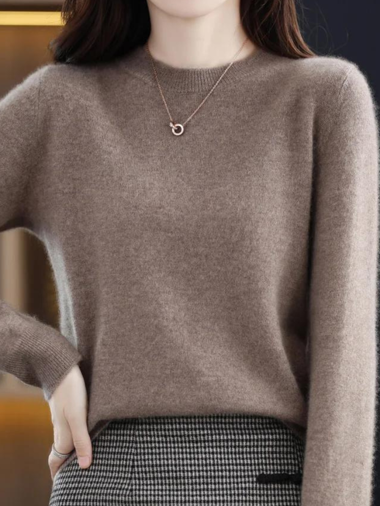 Warm and Comfortable Long-Sleeve Wool Sweater