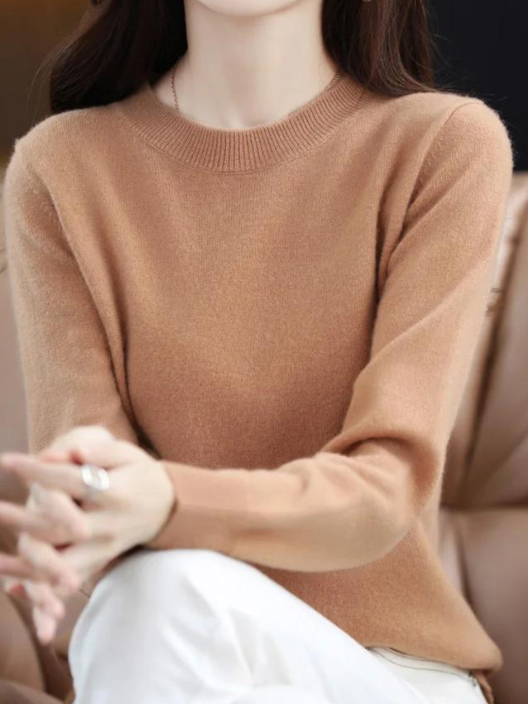 Warm and Comfortable Long-Sleeve Wool Sweater