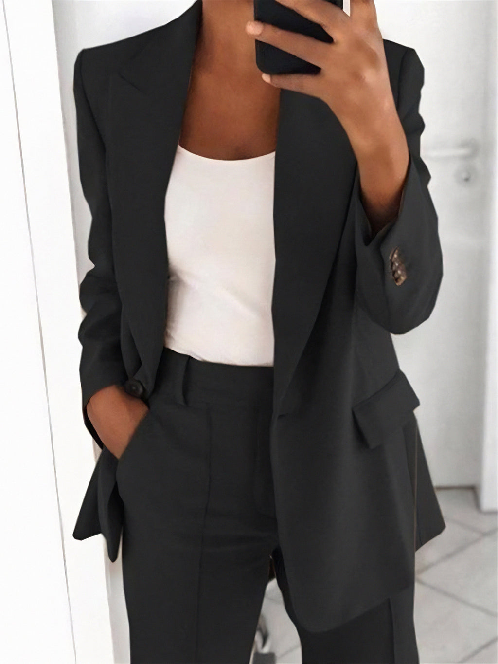 Casual Women's Suit with Relaxed Fit