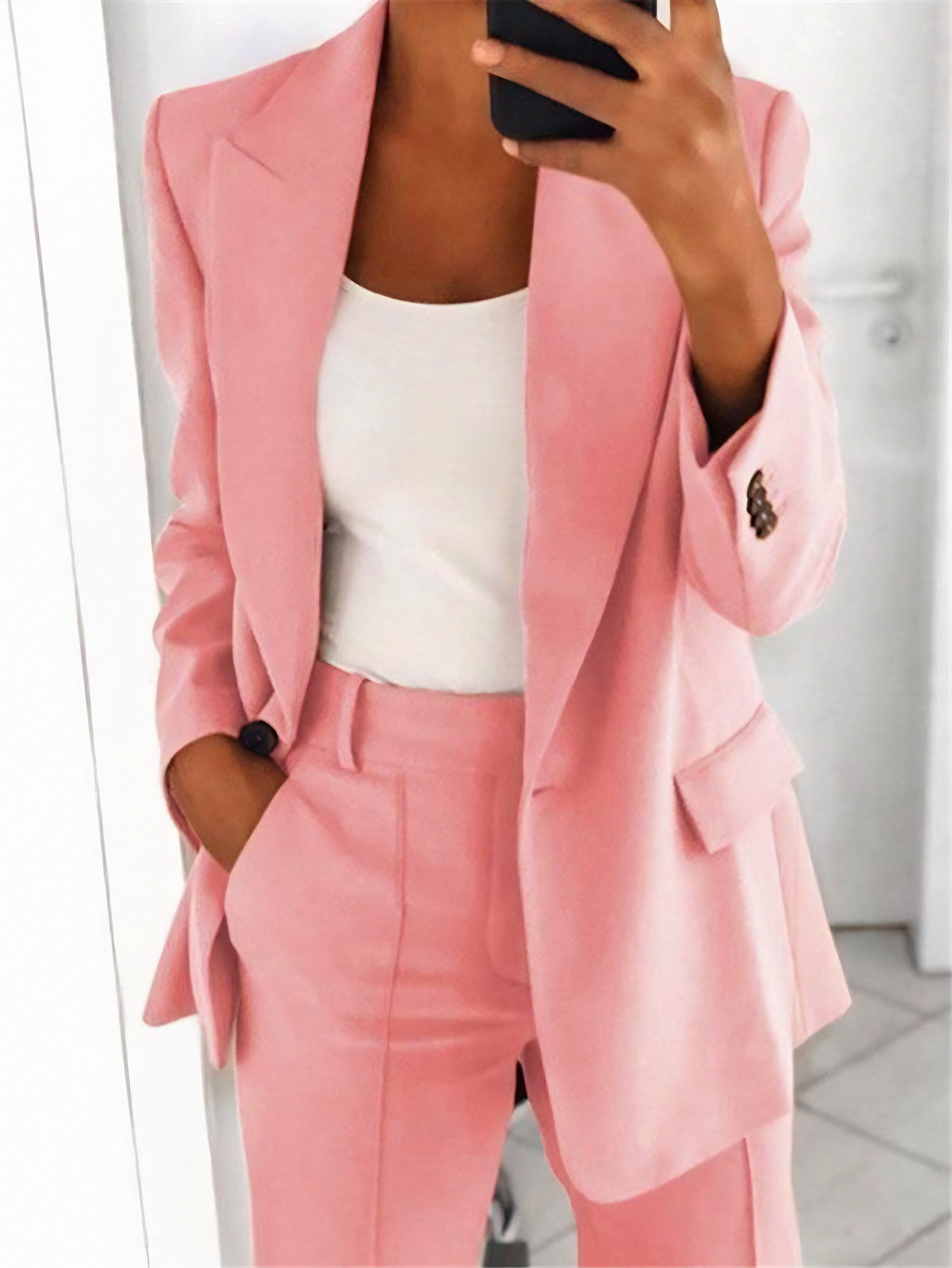 Casual Women's Suit with Relaxed Fit