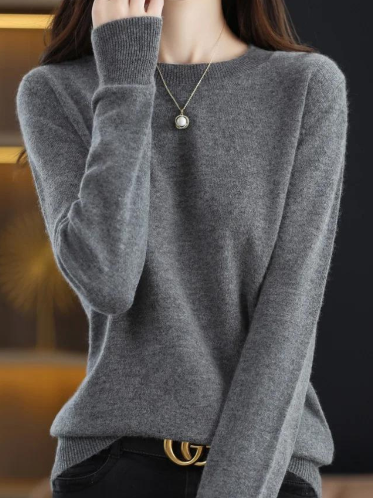 Warm and Comfortable Long-Sleeve Wool Sweater