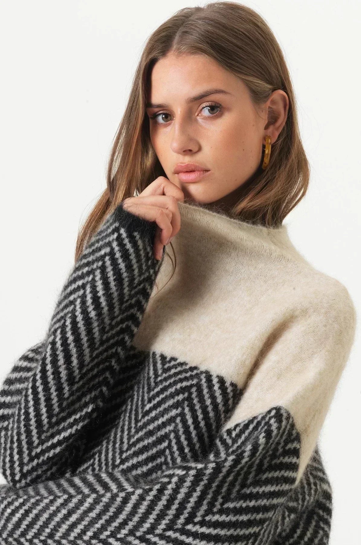 Gia - Luxurious turtleneck sweater