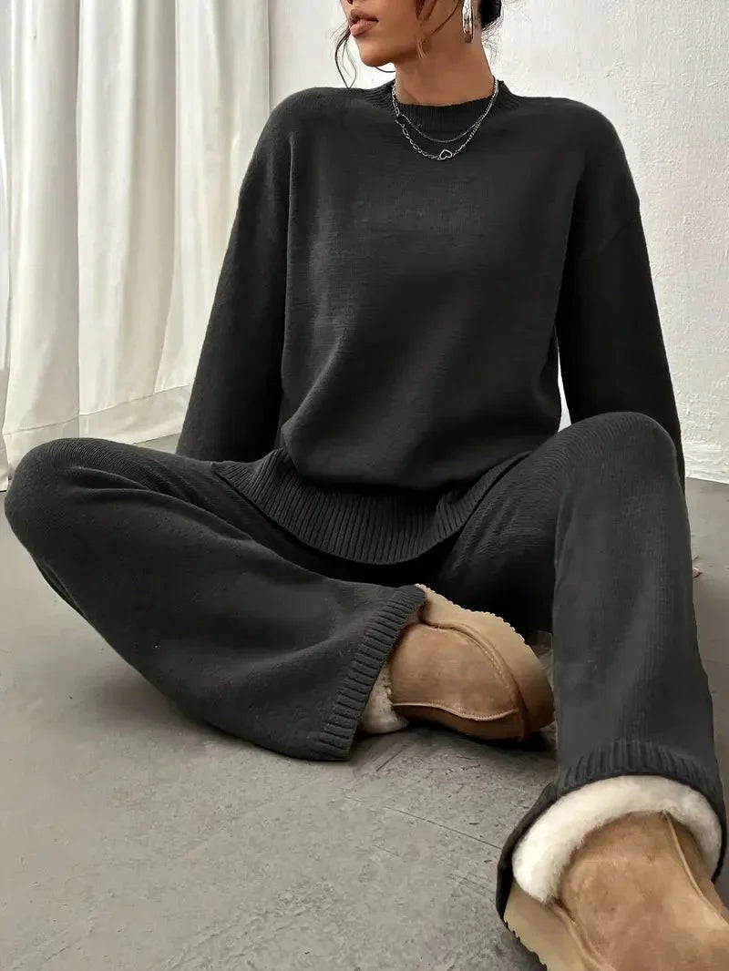 Women’s Knit Lounge Set – Soft Beige Two-Piece Sweater and Pants for Cozy Comfort