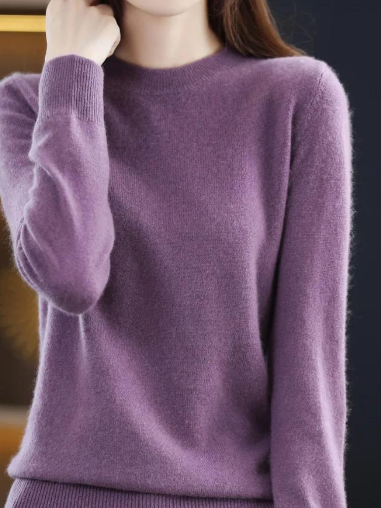 Warm and Comfortable Long-Sleeve Wool Sweater