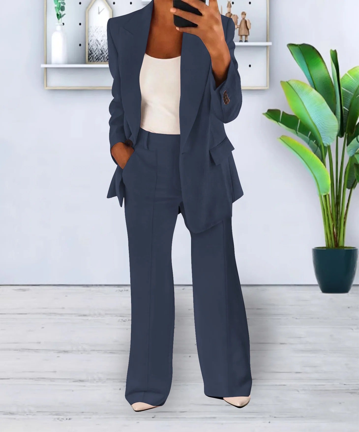 Casual Women's Suit with Relaxed Fit