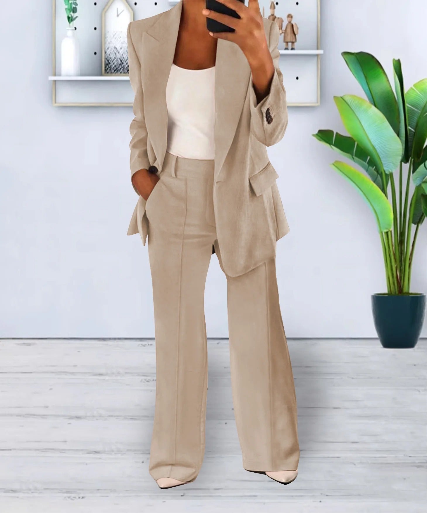 Casual Women's Suit with Relaxed Fit