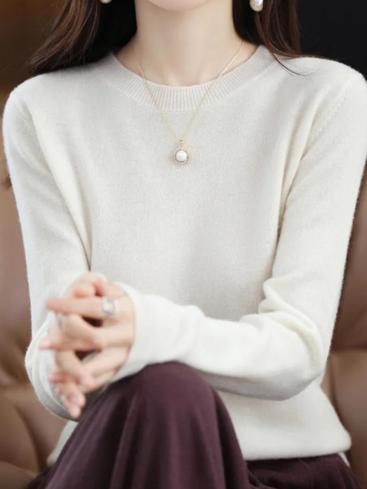 Warm and Comfortable Long-Sleeve Wool Sweater