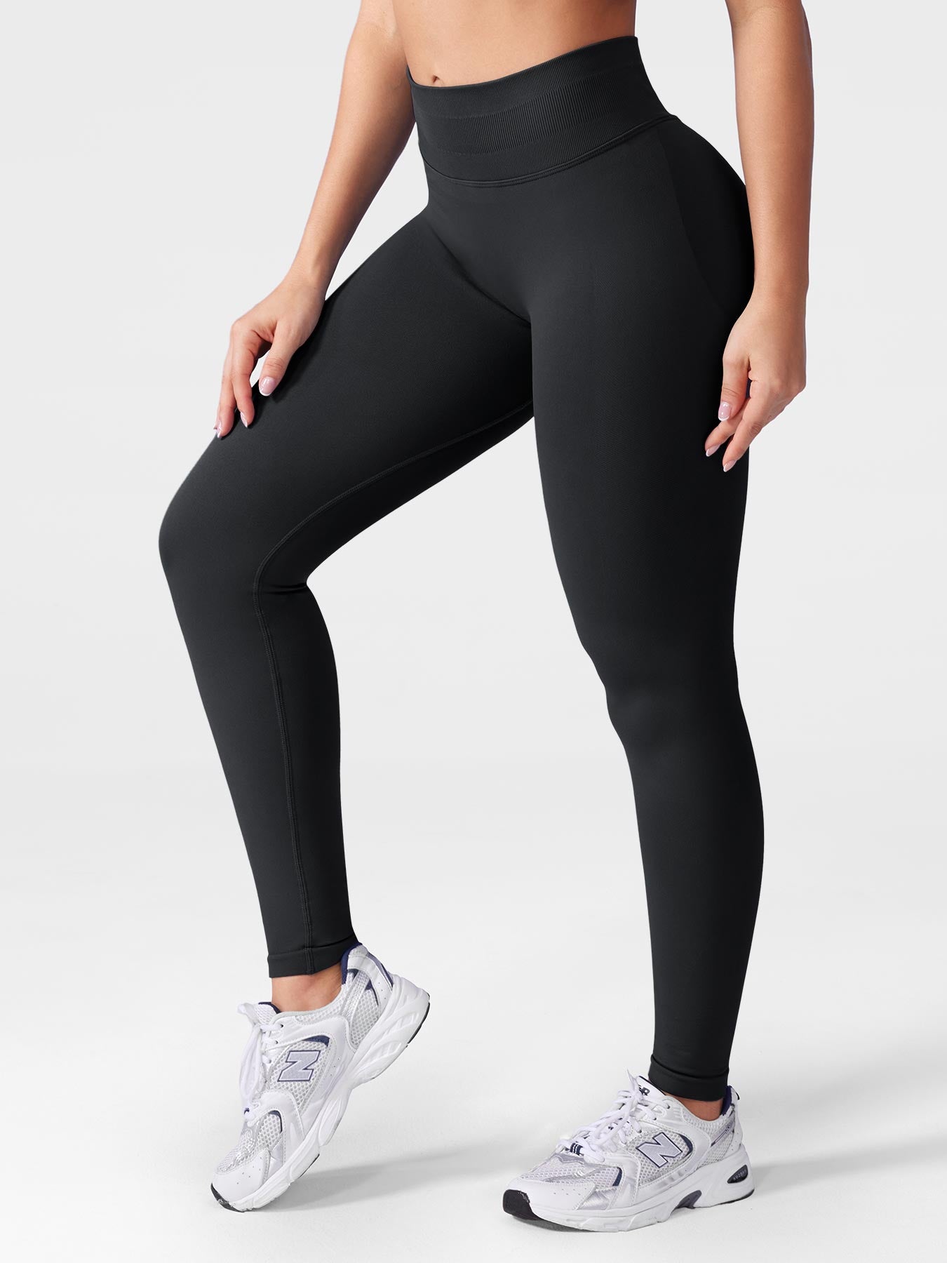 Seamless Sculpting Leggings – High-Intensity Fit with Moisture-Wicking Fabric