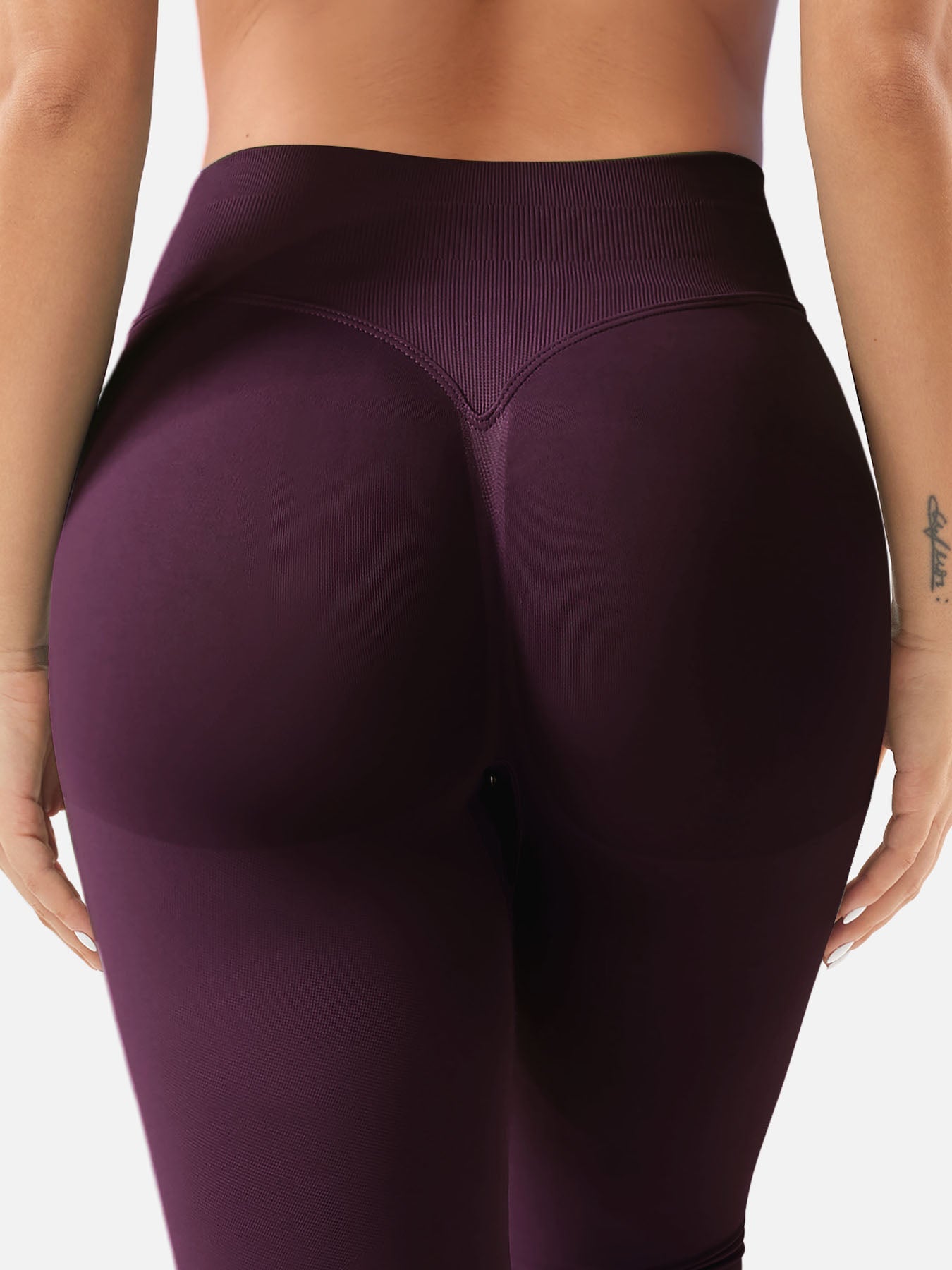 Seamless Sculpting Leggings – High-Intensity Fit with Moisture-Wicking Fabric