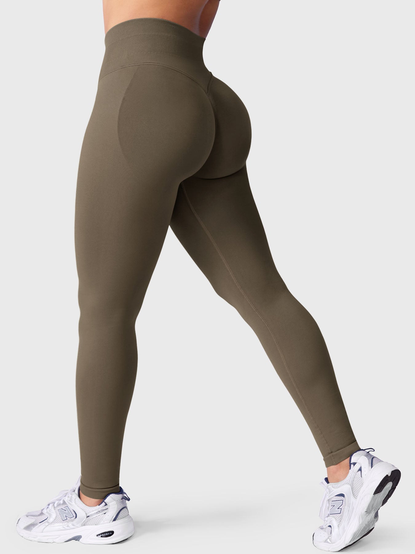 Seamless Sculpting Leggings – High-Intensity Fit with Moisture-Wicking Fabric