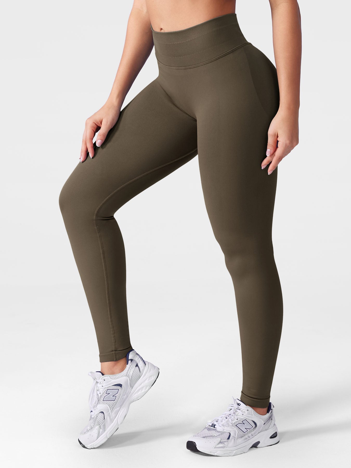 Seamless Sculpting Leggings – High-Intensity Fit with Moisture-Wicking Fabric