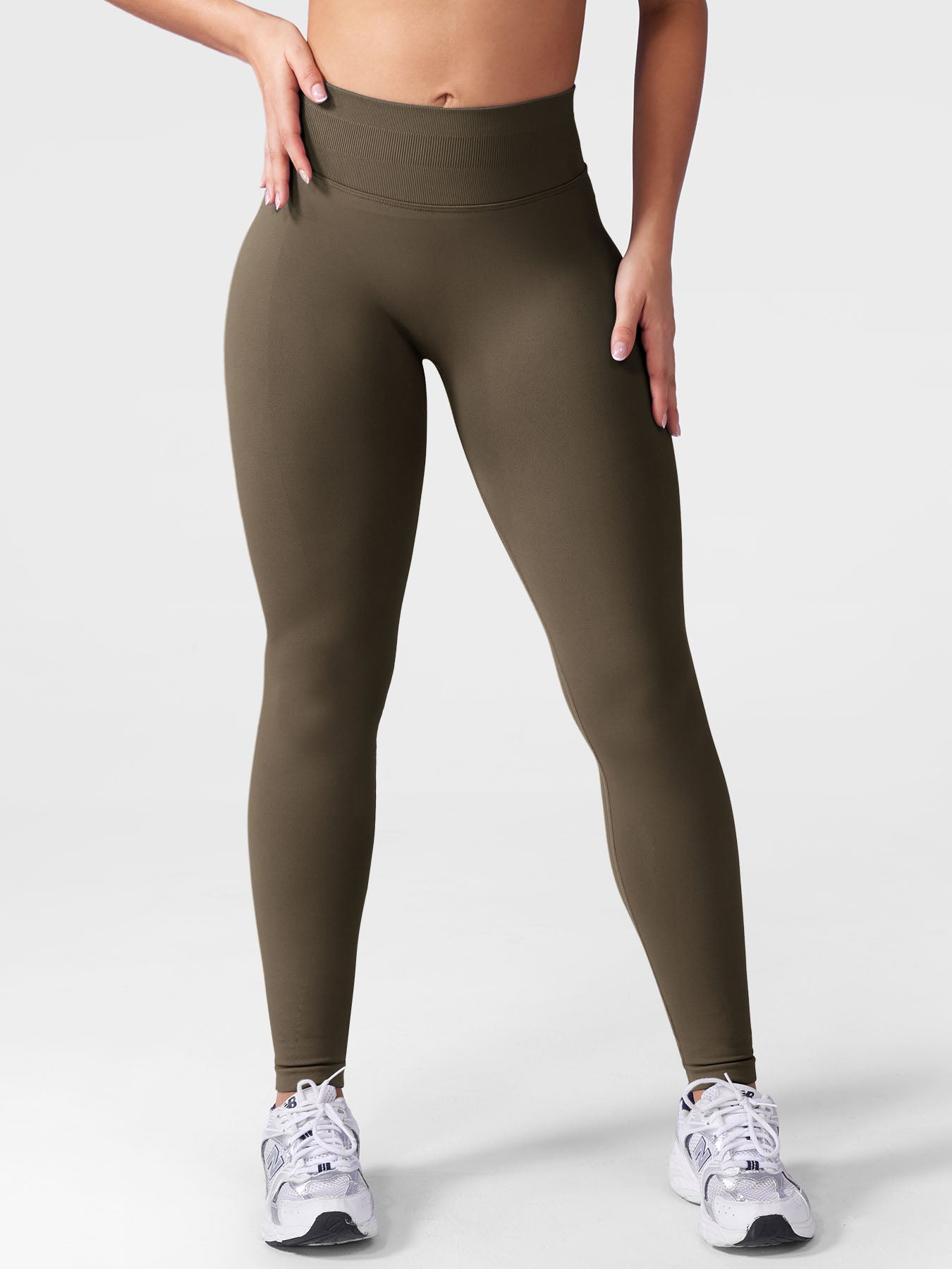 Seamless Sculpting Leggings – High-Intensity Fit with Moisture-Wicking Fabric