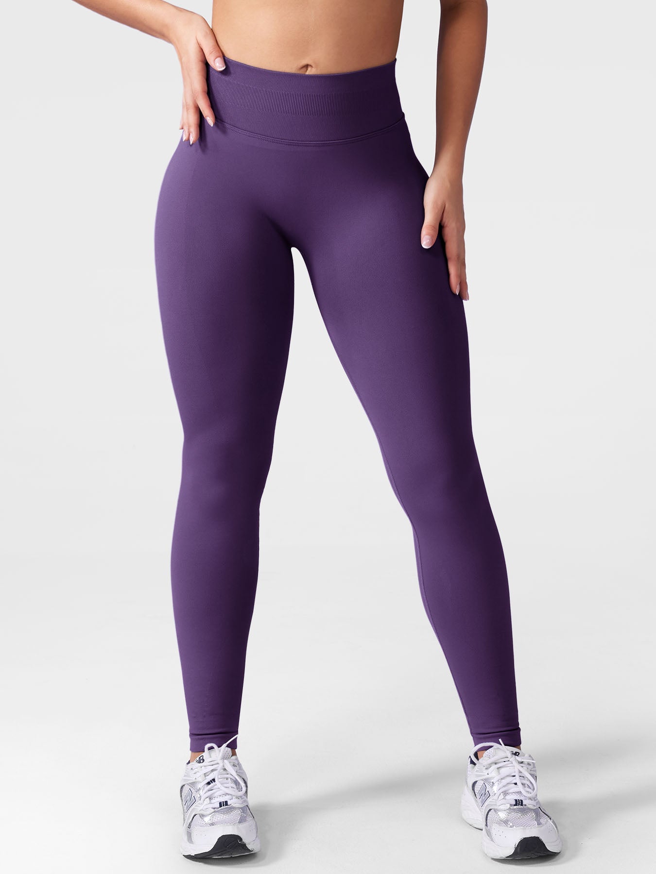Seamless Sculpting Leggings – High-Intensity Fit with Moisture-Wicking Fabric