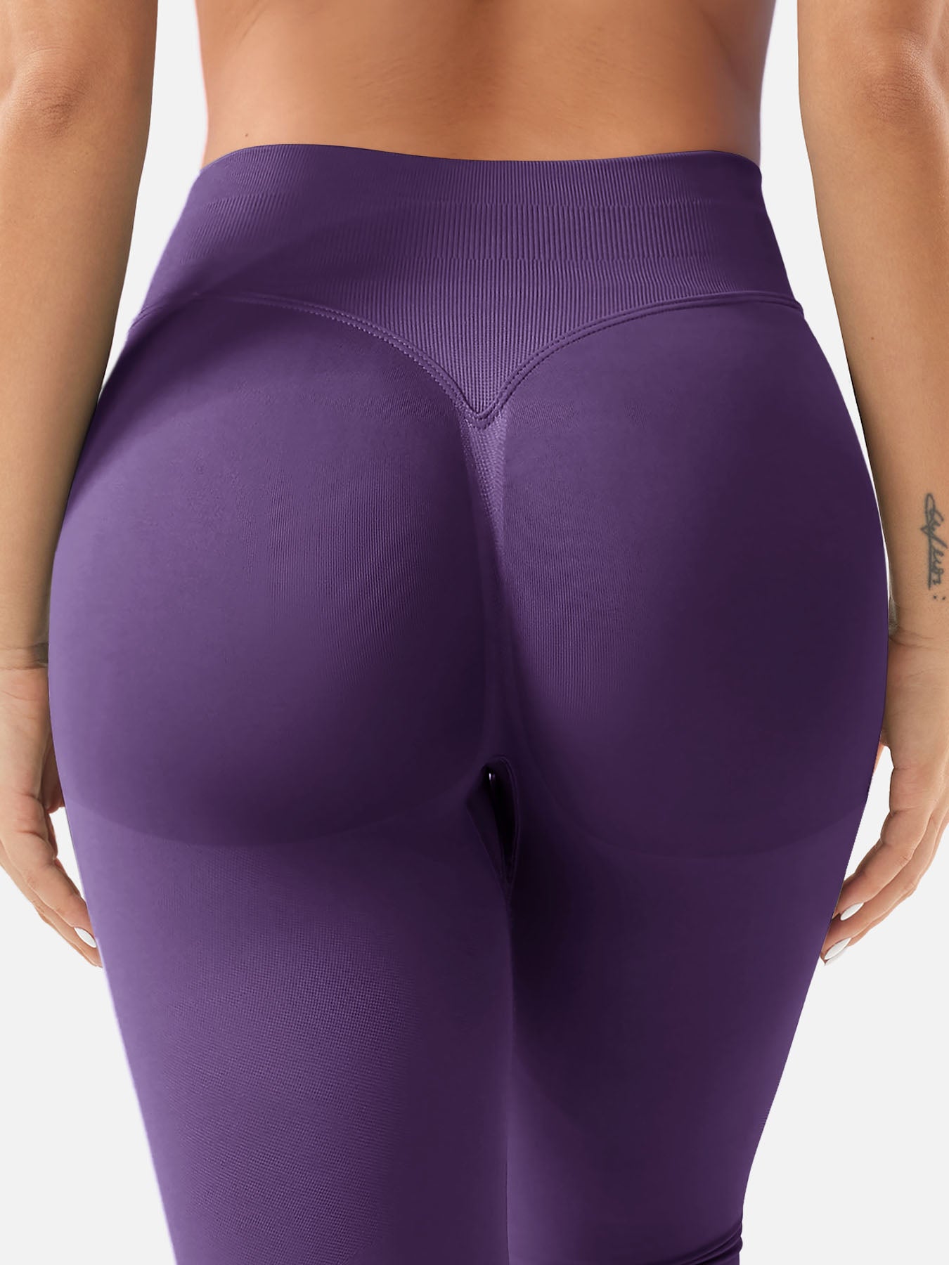 Seamless Sculpting Leggings – High-Intensity Fit with Moisture-Wicking Fabric