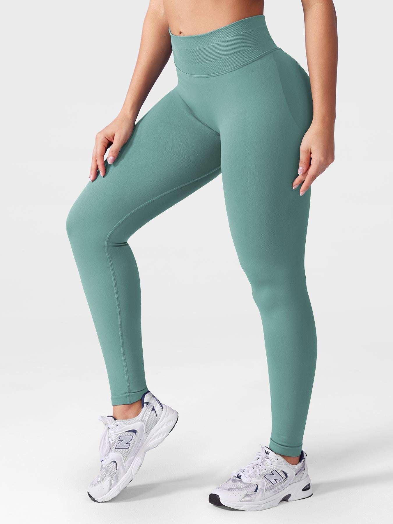 Seamless Sculpting Leggings – High-Intensity Fit with Moisture-Wicking Fabric