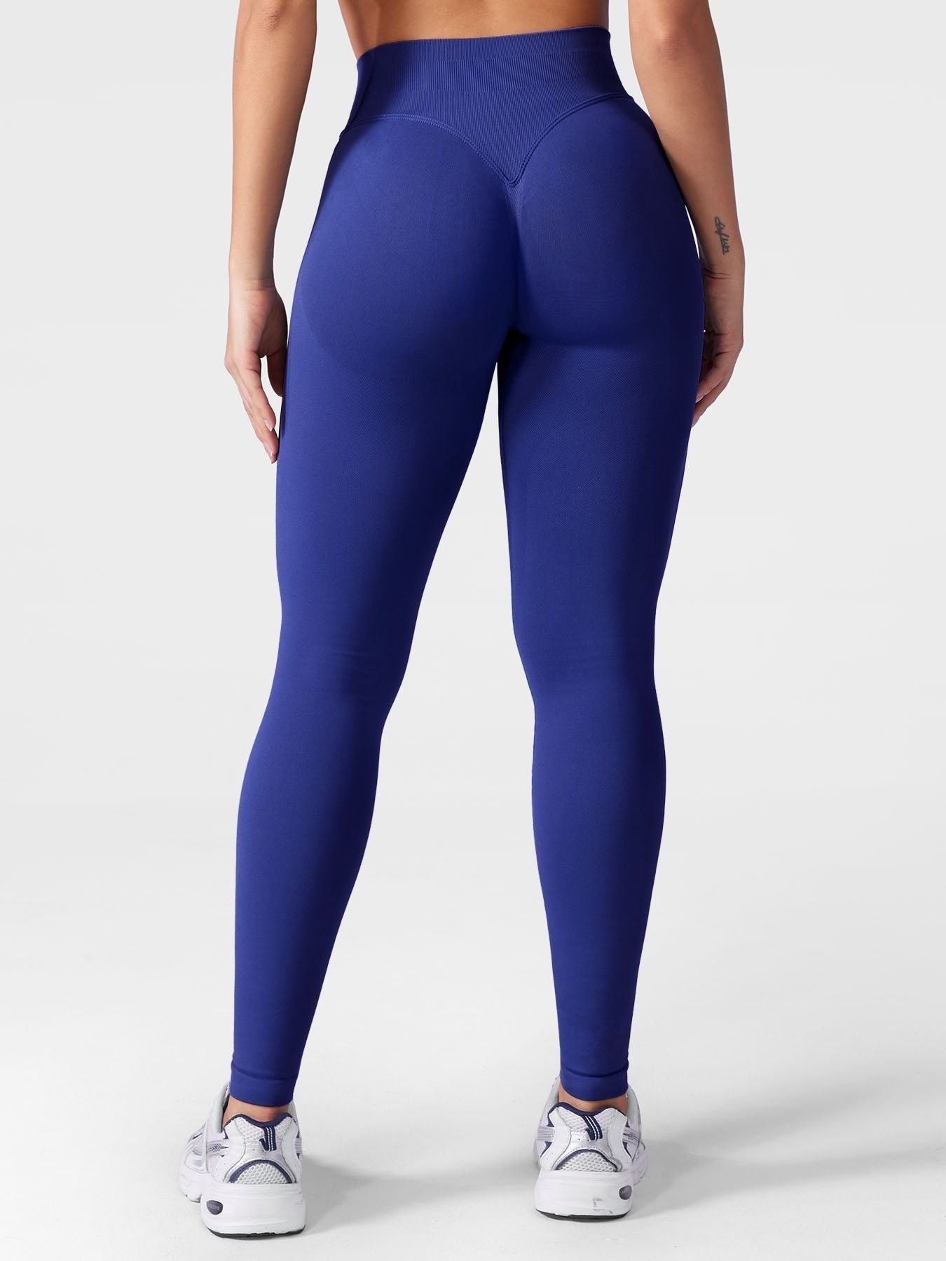 Seamless Sculpting Leggings – High-Intensity Fit with Moisture-Wicking Fabric