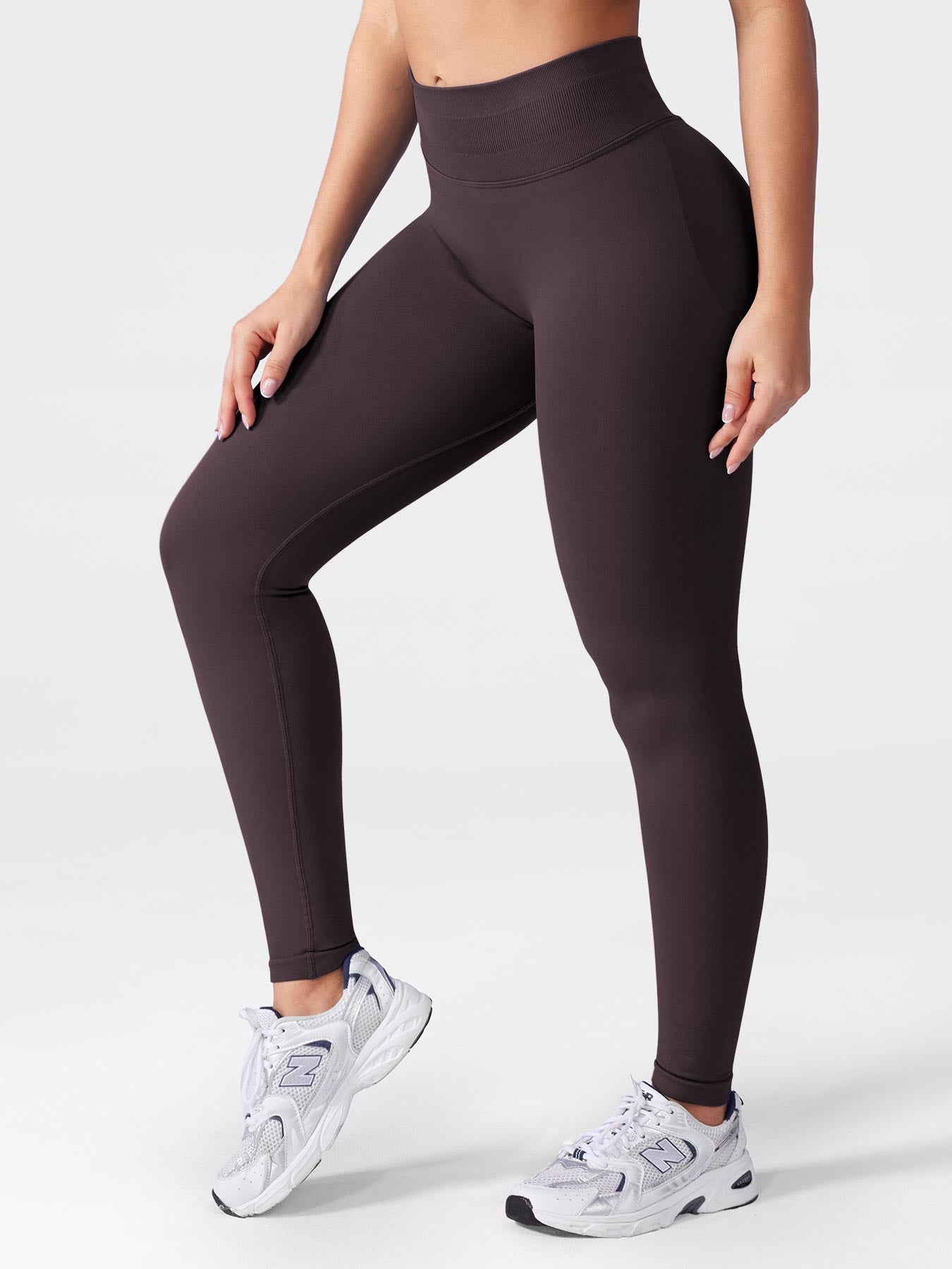 Seamless Sculpting Leggings – High-Intensity Fit with Moisture-Wicking Fabric
