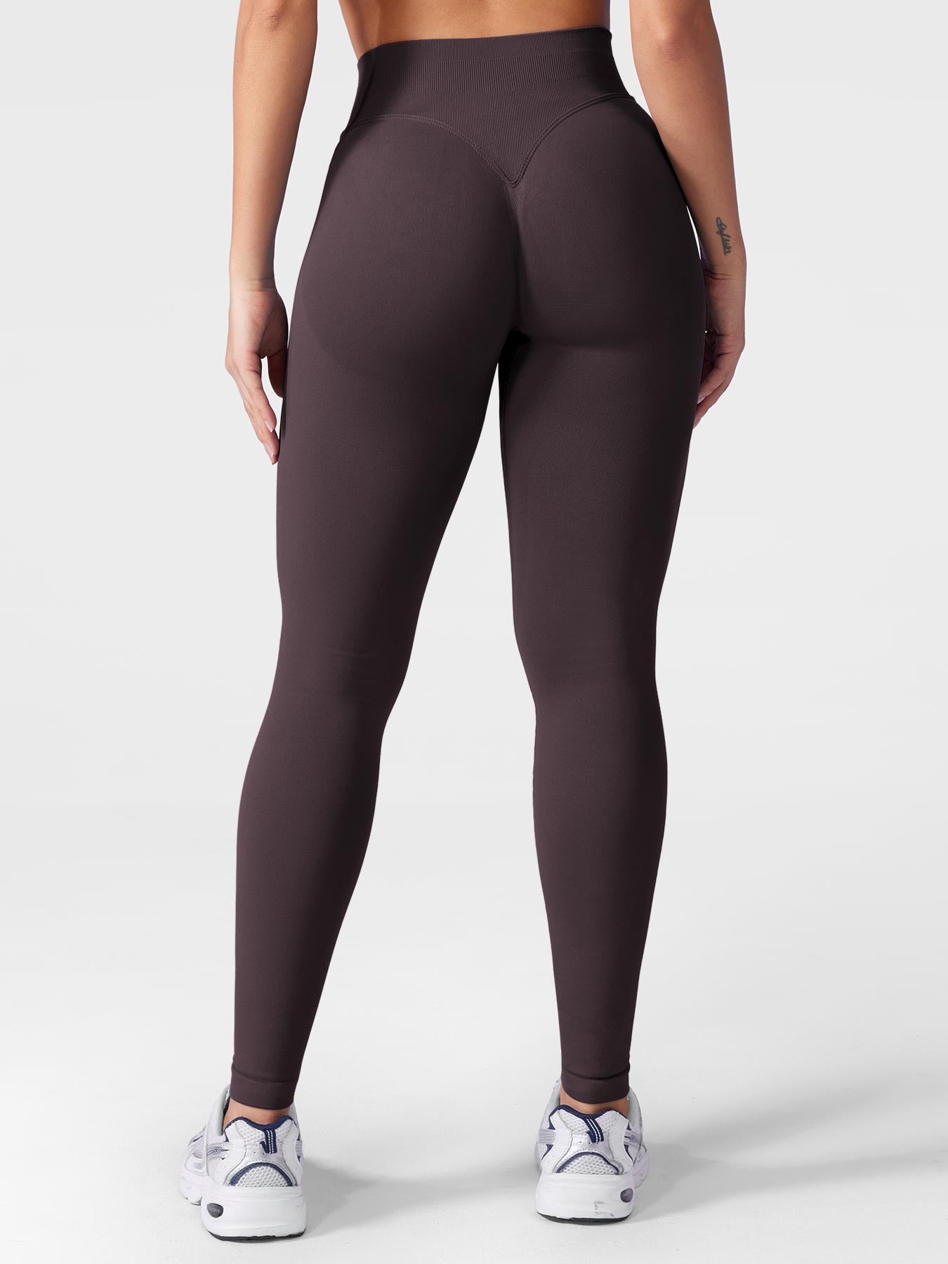Seamless Sculpting Leggings – High-Intensity Fit with Moisture-Wicking Fabric