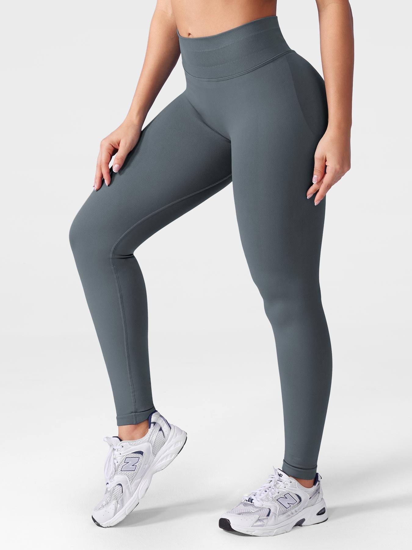 Seamless Sculpting Leggings – High-Intensity Fit with Moisture-Wicking Fabric