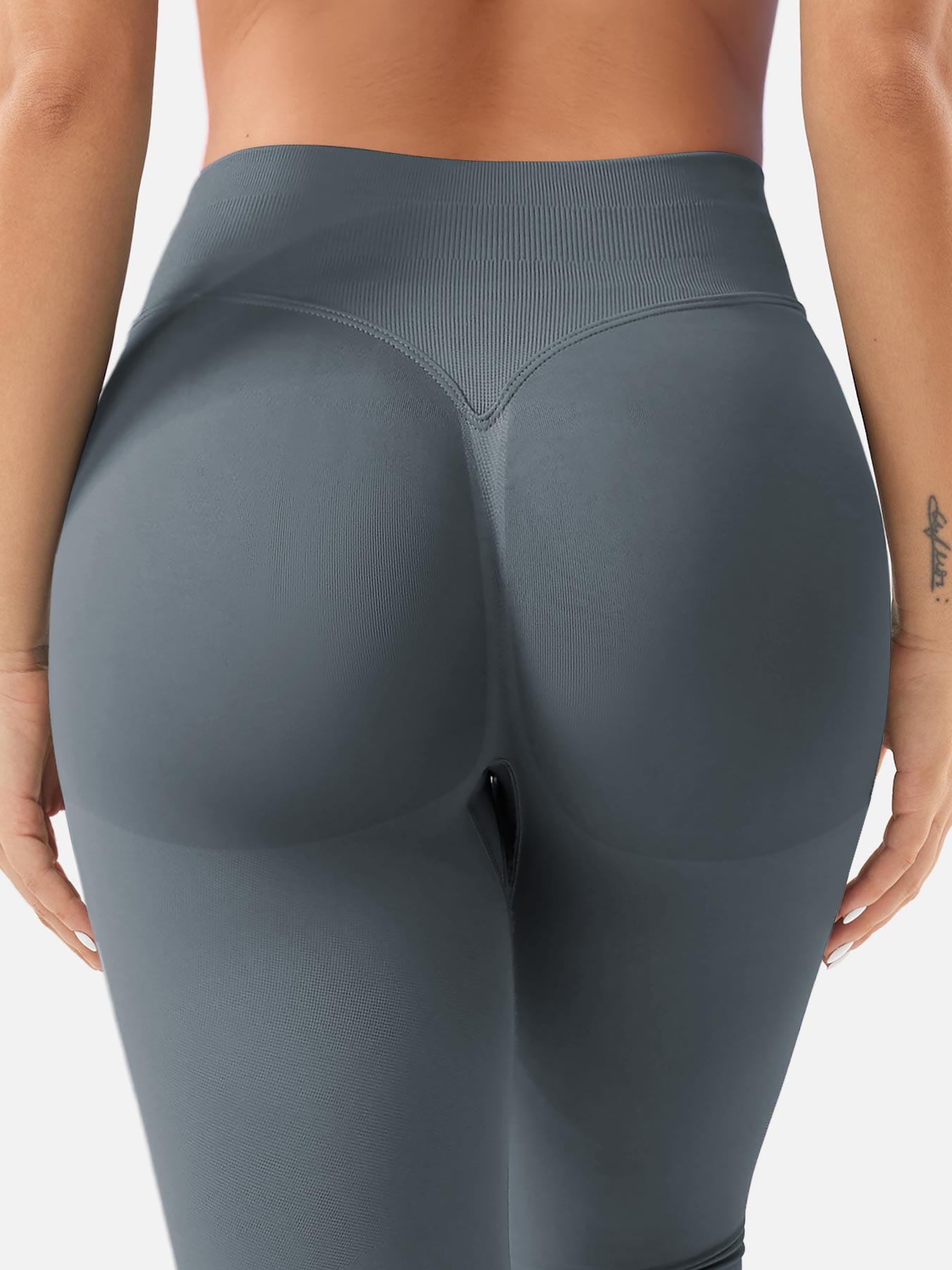 Seamless Sculpting Leggings – High-Intensity Fit with Moisture-Wicking Fabric