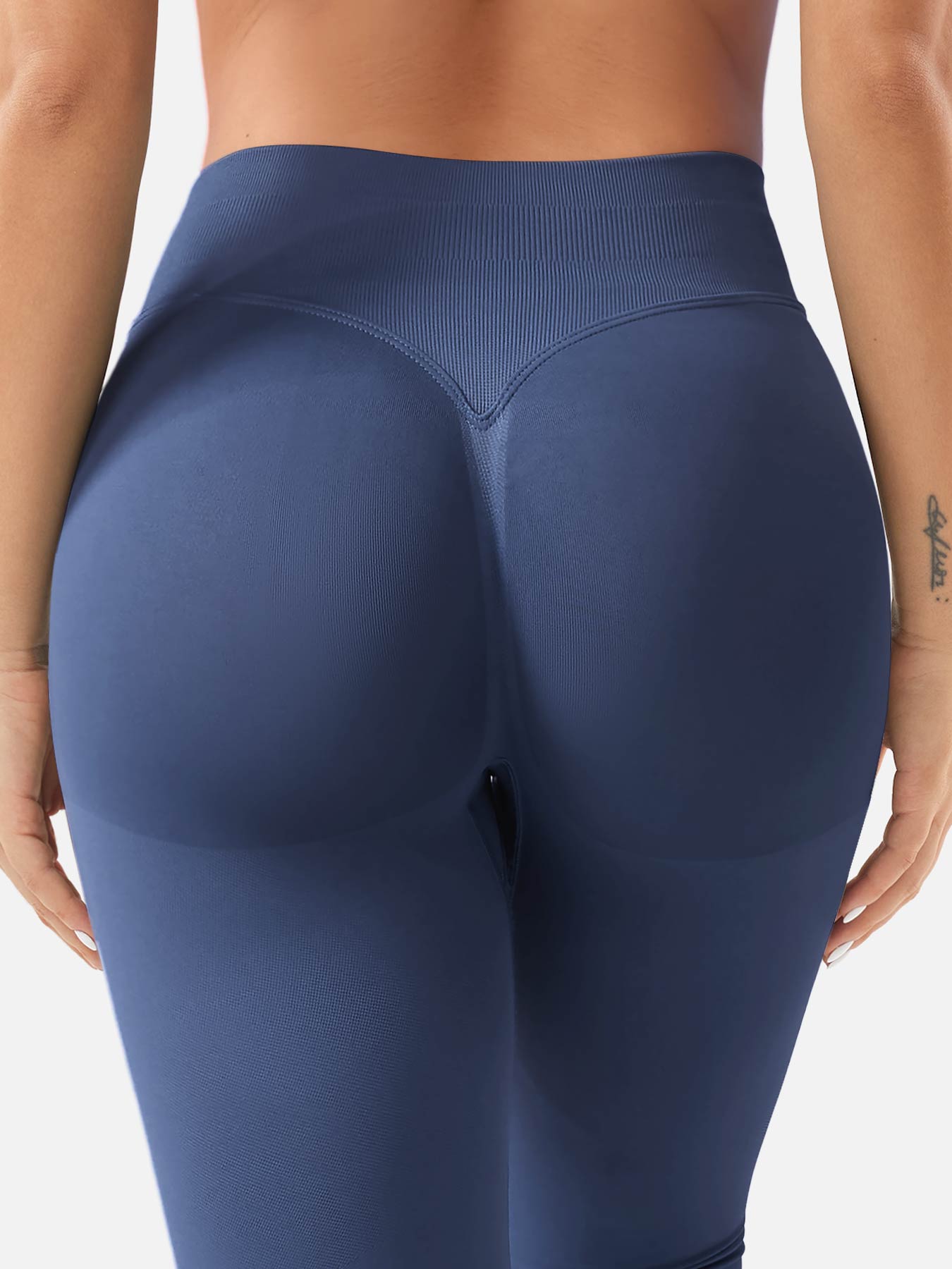Seamless Sculpting Leggings – High-Intensity Fit with Moisture-Wicking Fabric