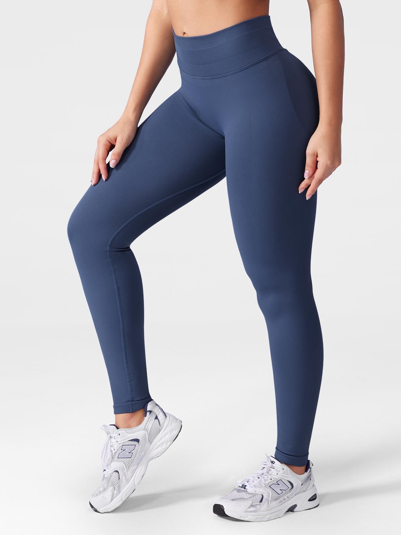 Seamless Sculpting Leggings – High-Intensity Fit with Moisture-Wicking Fabric