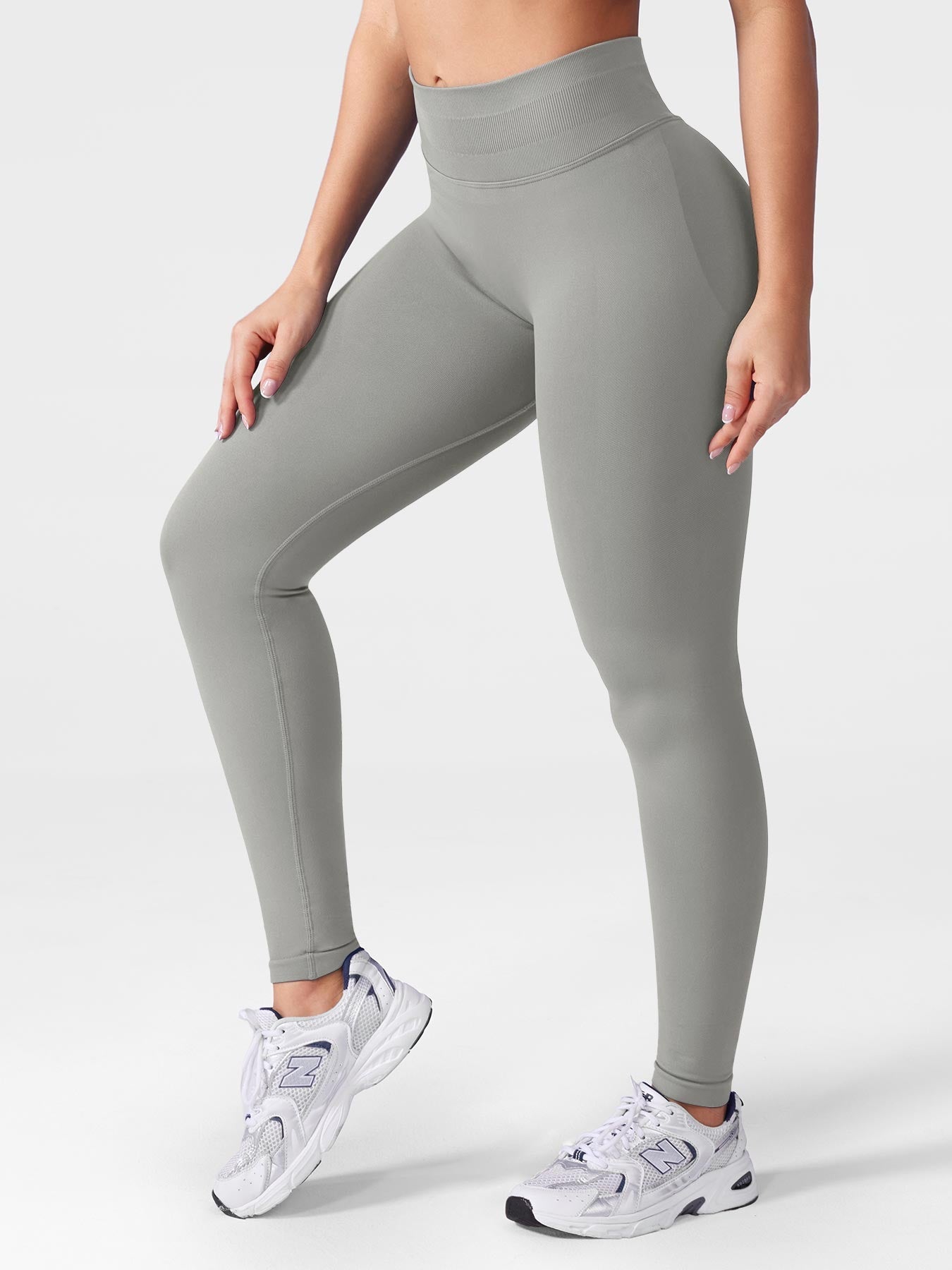 Seamless Sculpting Leggings – High-Intensity Fit with Moisture-Wicking Fabric